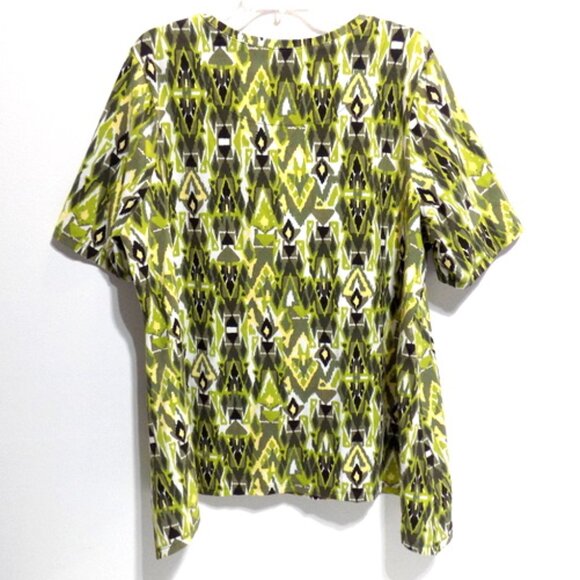 D & Co. Woman's Multicolor Abstract Design Short Sleeve Pullover Top – Size: 1X - Picture 2 of 10